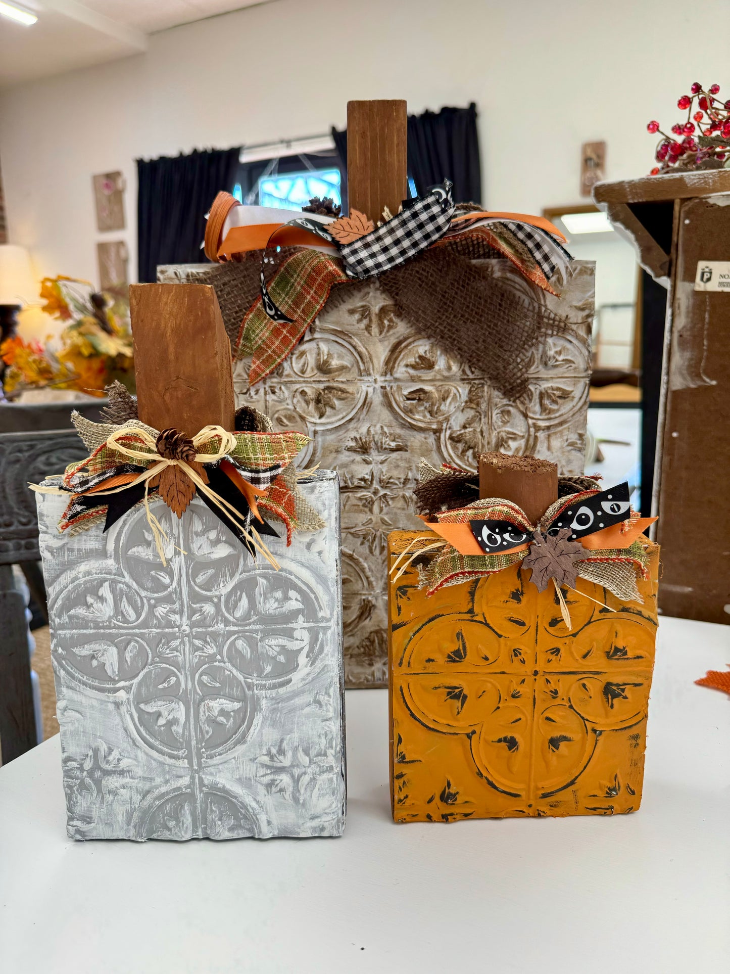 Reversible Wooden Jack-o-Lantern Pumpkin Set