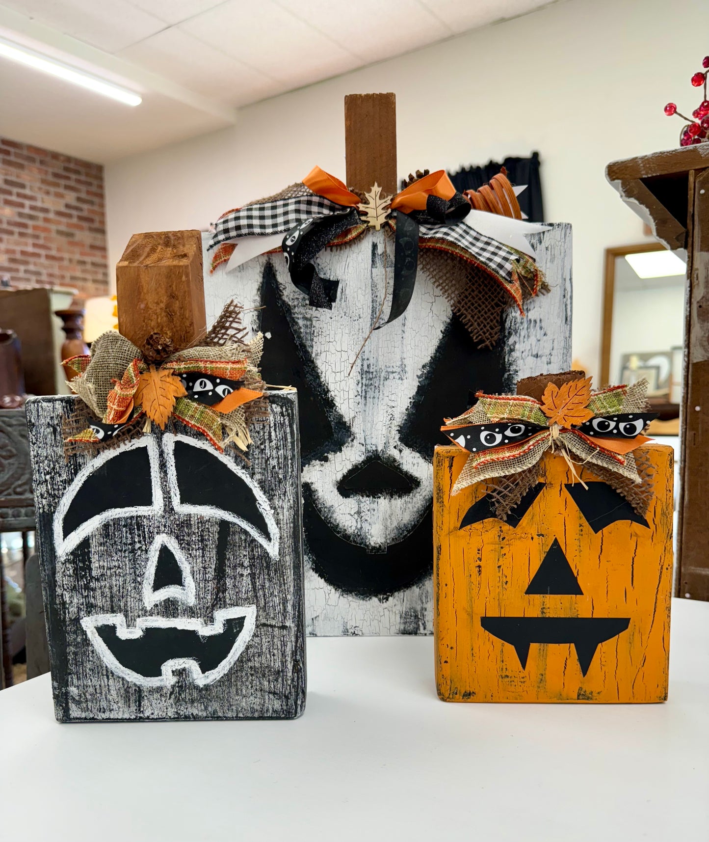 Reversible Wooden Jack-o-Lantern Pumpkin Set