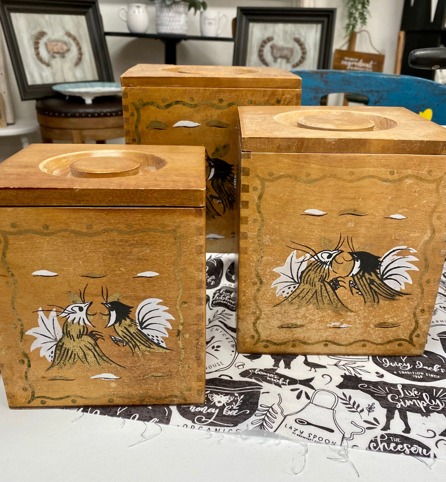 Decor MCM Himark Vintage Rooster Canister Set
