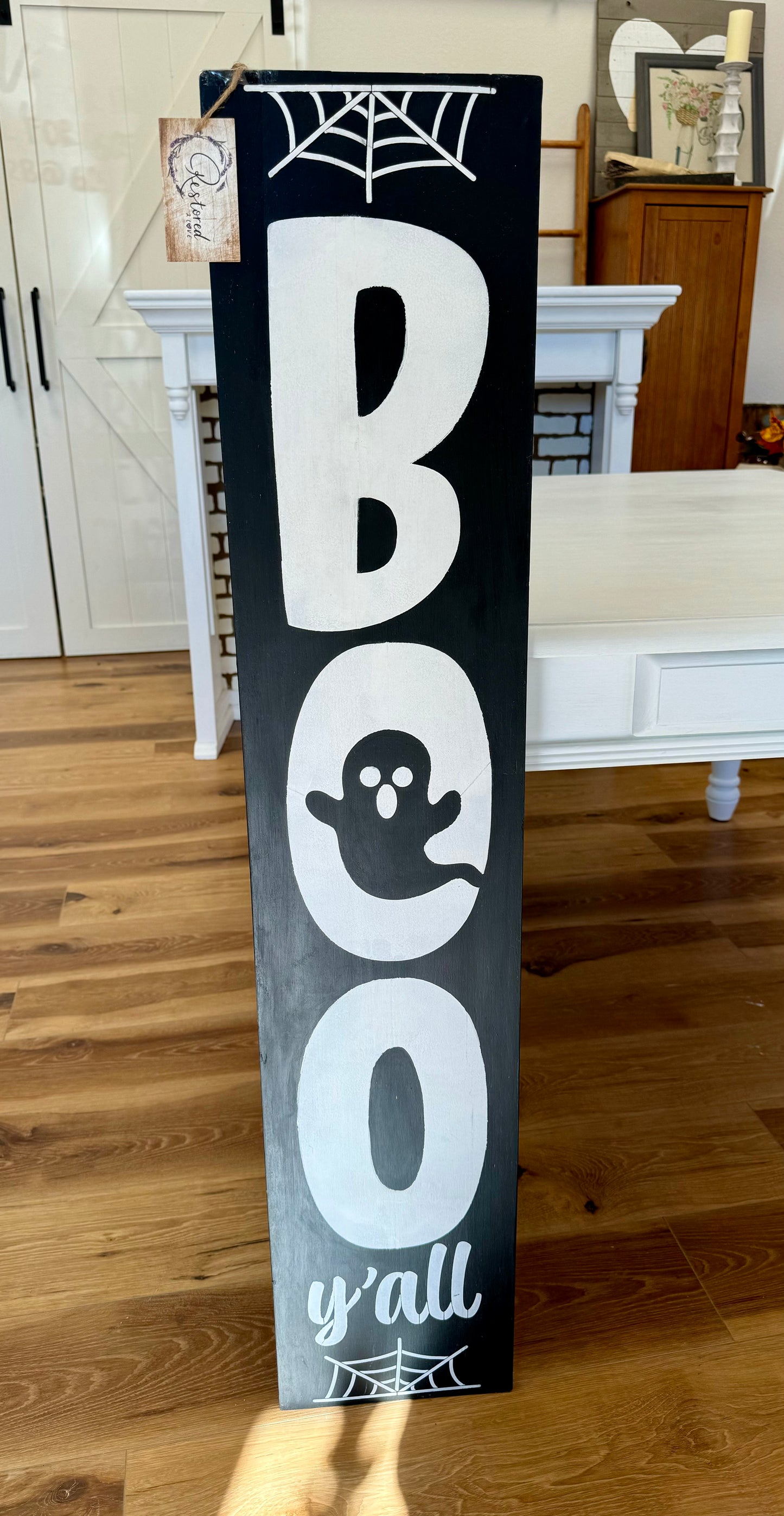 “Boo” Porch Leaner