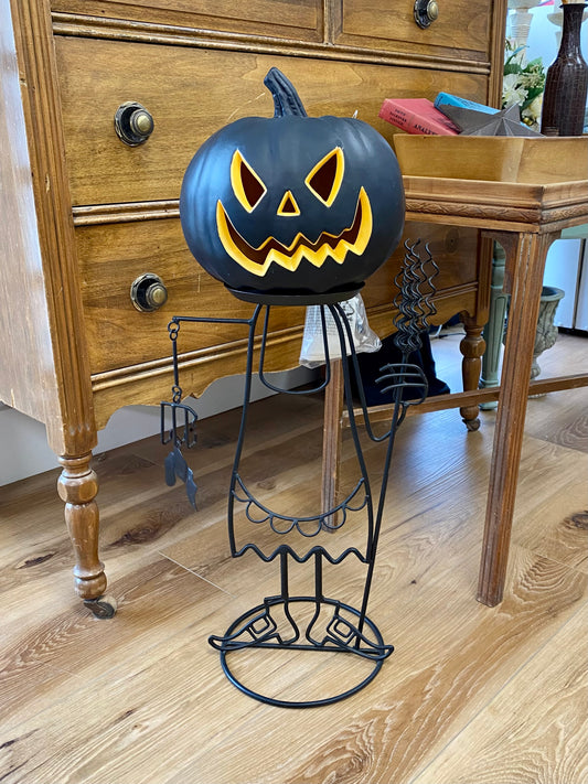Metal Witch Pumpkin Stand
