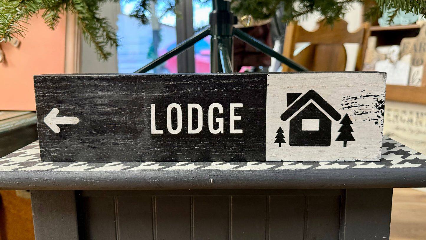 Lodge Wooden Shelf Sitter